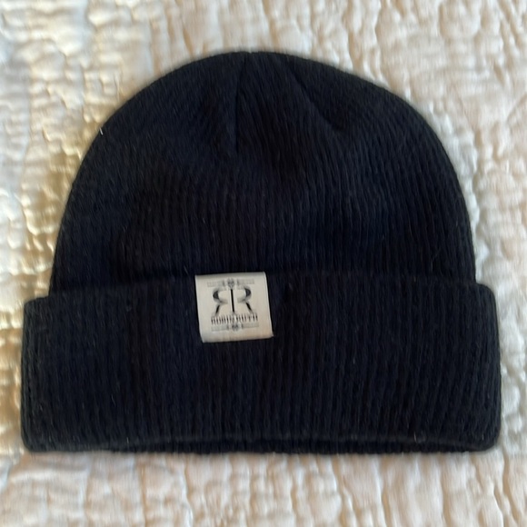 Robin Ruth New York Knit Beanie Hat Unisex Black White plus blue beanie - Picture 2 of 5